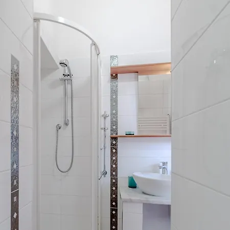 Guesthost - Comfort And Style In - 15 Minutes From Piazza Statuto * Turin