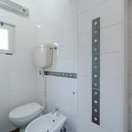 Lägenhet Guesthost - Comfort And Style In - 15 Minutes From Piazza Statuto